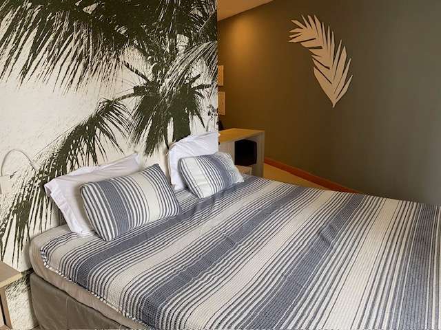 Quarto e sala PORTEIRA FECHADA no Caminho das Árvores, 35m² à venda por R$ 332.500,00