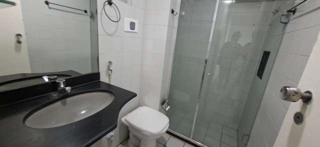 Apartamento com 1 quarto e 1 suíte, 55,00 m² para alugar por R$ 1.800,00