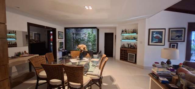 Casa com 5 quartos e 3 suítes, 1.000,00 m² à venda por R$ 3.800.000,00 - Piatã - Salvador/BA 