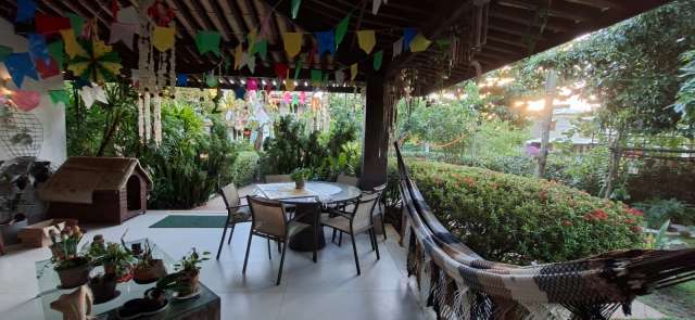 Casa com 5 quartos e 3 suítes, 1.000,00 m² à venda por R$ 3.800.000,00 - Piatã - Salvador/BA 