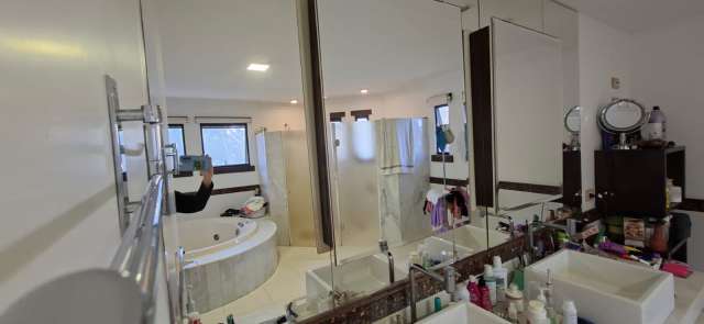 Casa com 5 quartos e 3 suítes, 1.000,00 m² à venda por R$ 3.800.000,00 - Piatã - Salvador/BA 
