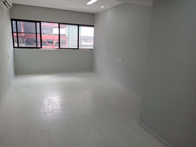 Sala com 27,00 m² à venda por R$ 220.000,00 - Caminho das Árvores, Salvador/BA