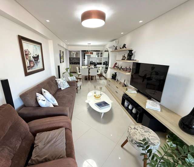 Apartamento em Armação com 2 quartos e 2 suítes, 93,00 m² à venda por R$ 890.000,00