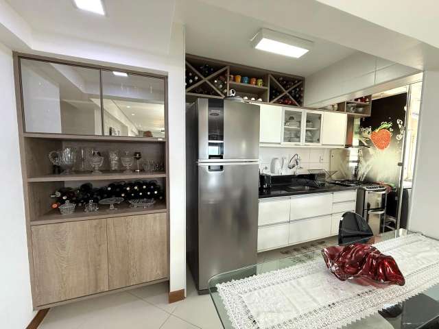 Apartamento em Armação com 2 quartos e 2 suítes, 93,00 m² à venda por R$ 890.000,00