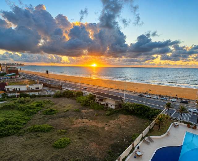 Apartamento em Armação com 2 quartos e 2 suítes, 93,00 m² à venda por R$ 890.000,00
