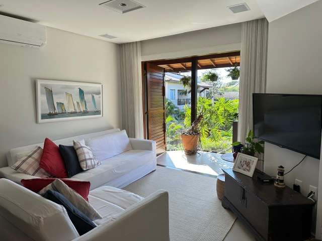 Village em Praia do Forte com 3 quartos sendo 1 suíte, 140,00 m² à venda por R$ 1.500,00