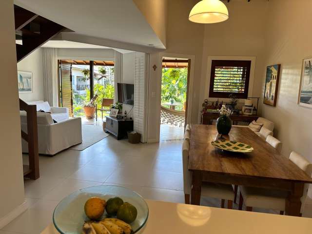 Village em Praia do Forte com 3 quartos sendo 1 suíte, 140,00 m² à venda por R$ 1.500.000,00