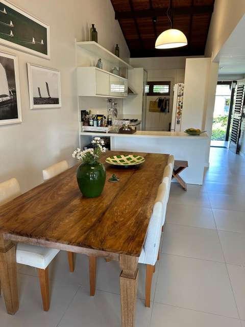 Village em Praia do Forte com 3 quartos sendo 1 suíte, 140,00 m² à venda por R$ 1.500.000,00