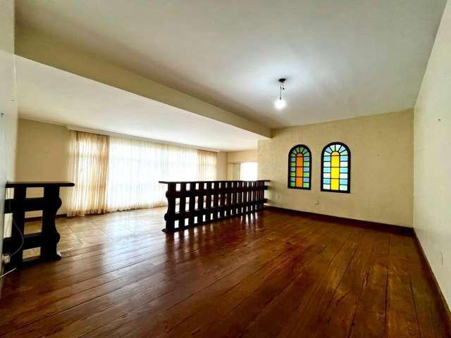 Apartamento em Acupe com 4 quartos sendo  2 suítes, 324,00 m² à venda por R$ 995.000,00