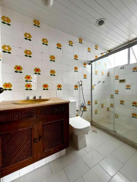 Apartamento em Acupe com 4 quartos sendo  2 suítes, 324,00 m² à venda por R$ 995.000,00
