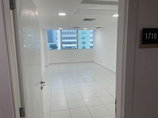 Salas no Caminho das Árvores  com 30,44 m² à venda a partir de R$ 32.500,00
