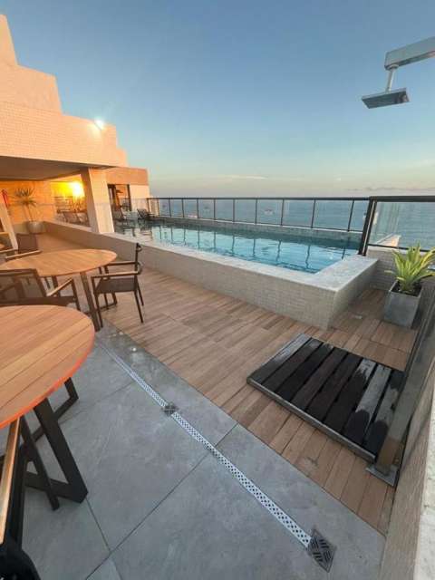 Seu pôr do sol particular no coração da Barra!