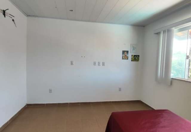 Casa em Abrantes com 5 quartos sendo 2 suítes, 200,00 m² à venda por R$ 690.000,00