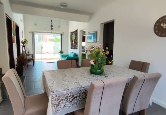 Casa em Abrantes com 5 quartos sendo 2 suítes, 200,00 m² à venda por R$ 690.000,00