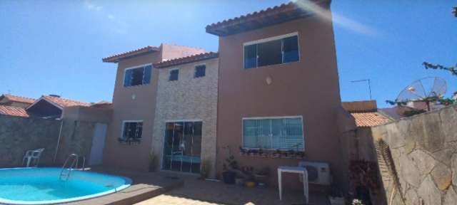 Casa em Abrantes com 5 quartos sendo 2 suítes, 200,00 m² à venda por R$ 690.000,00