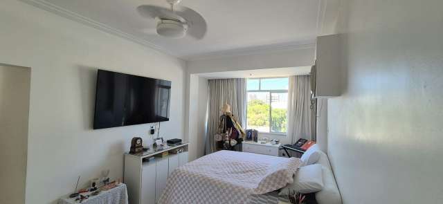 Apartamento na Pituba com 3 quartos sendo 1 suíte à venda por R$ 860.000,00
