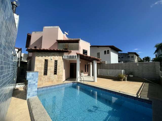 Casa no Itaigara com 5 quartos sendo 4 suítes à venda por R$ 2.200.000,00