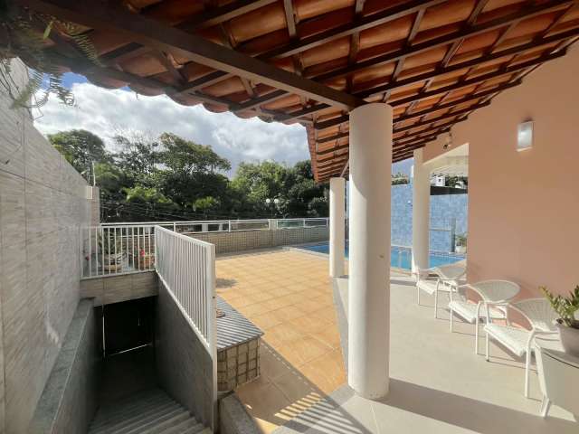 Casa no Itaigara com 5 quartos sendo 4 suítes à venda por R$ 2.200.000,00