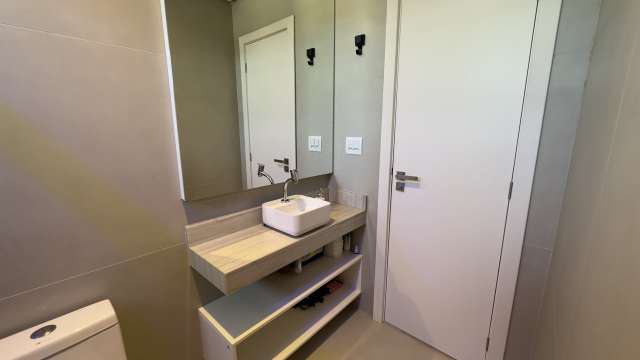 Casa no Alphaville com 4 suítes, 235,00 m² à venda por R$ 1.990.000,00