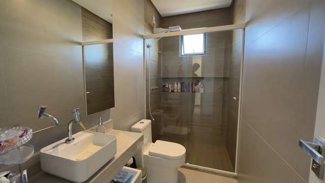 Casa no Alphaville com 4 suítes, 235,00 m² à venda por R$ 1.990.000,00