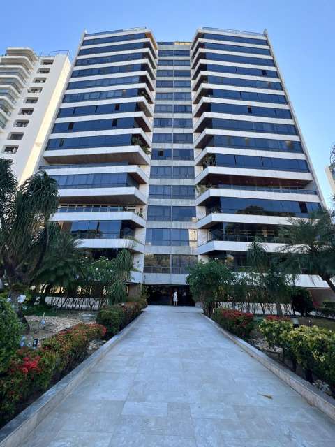 Apartamento na Graça com 4 quartos sendo 2 suítes, 516,00 m² à venda por R$ 4.500.000,00