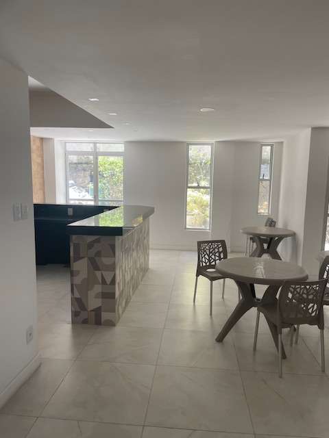 Apartamento no Rio Vermelho com 2 quartos sendo 1 suíte à venda por R$ 455.000,00