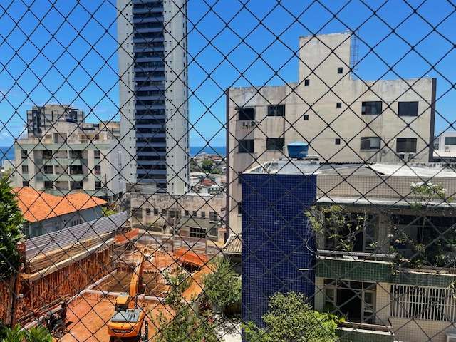 Apartamento no Rio Vermelho com 2 quartos sendo 1 suíte à venda por R$ 455.000,00