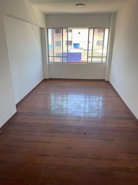 Apartamento no Rio Vermelho com 2 quartos sendo 1 suíte à venda por R$ 455.000,00