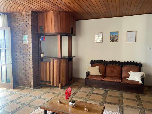 Casa com 3 quartos e 2 suítes, 400,00 m² para alugar por R$ 12.500,00 - Vilas do Atlântico, Salvador-BA