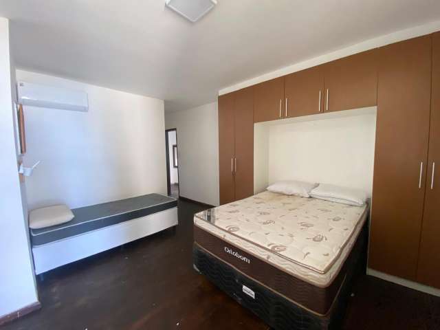 Casa com 3 quartos e 2 suítes, 400,00 m² para alugar por R$ 12.500,00 - Vilas do Atlântico, Salvador-BA