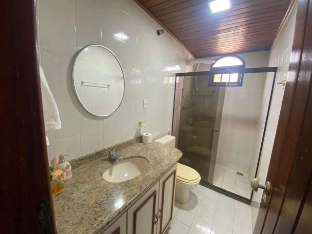 Casa com 3 quartos e 2 suítes, 400,00 m² para alugar por R$ 12.500,00 - Vilas do Atlântico, Salvador-BA