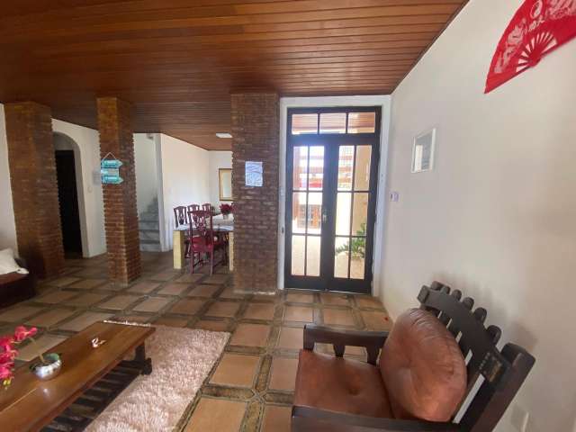 Casa com 3 quartos e 2 suítes, 400,00 m² para alugar por R$ 12.500,00 - Vilas do Atlântico, Salvador-BA